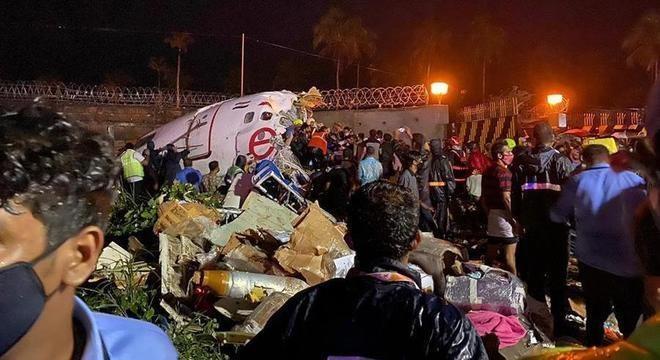 Chega a 17 número de mortos em acidente aéreo na Índia