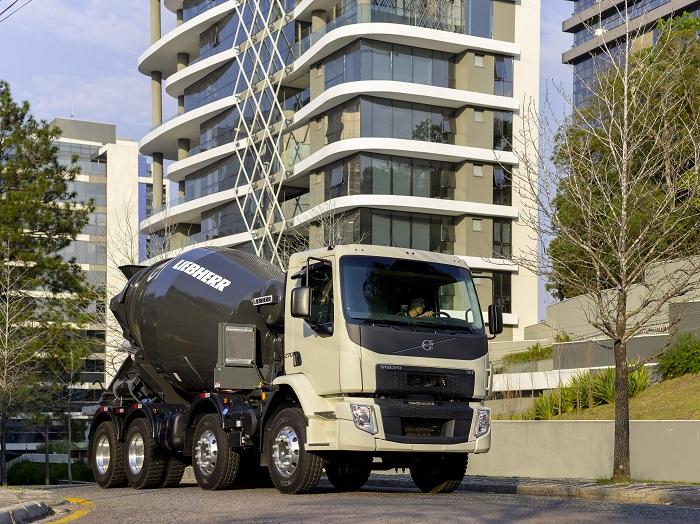 Volvo apresenta caminhão leve e eficaz para área da construção civil