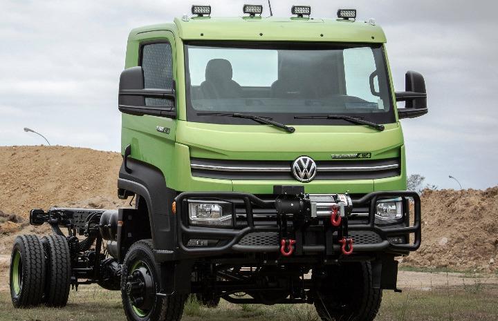 Volkswagen Delivery 11.180 4x4: o único caminhão leve com tração integral do Brasil