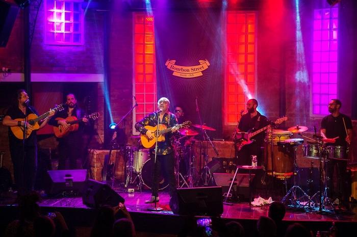 Chico Castillo brilhou no Bourbon Street Music Club na noite de ontem