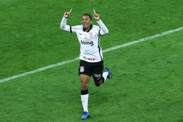 Corinthians vive surto de covid-19, com dez jogadores infectados