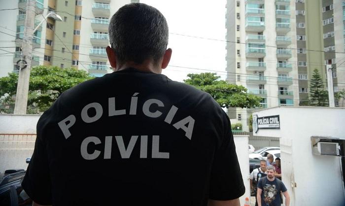 Polícia investiga desvio de vacinas e desrespeito a prioridades no Rio