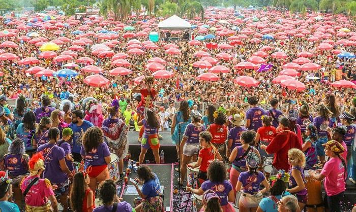 Conheça a lista com as 50 músicas mais tocadas no Carnaval