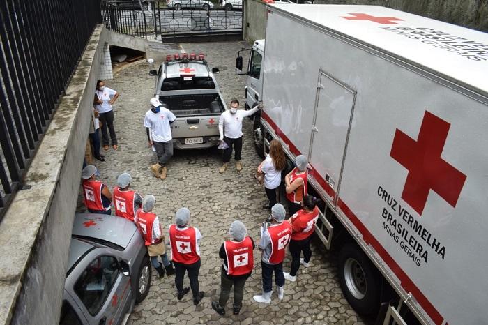 Cruz Vermelha visita áreas afetadas de BH na manhã desta segunda-feira (8)