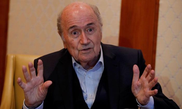 Ex-presidente da Fifa, Blatter recebe novas punições devido a bônus