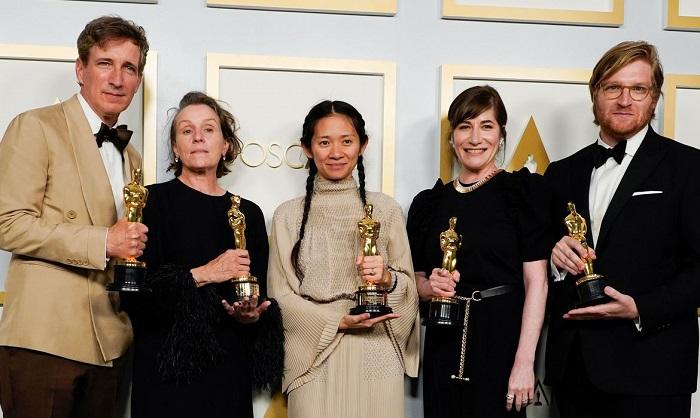 Nomadland - Sobreviver na América leva 3 principais prêmios do Oscar