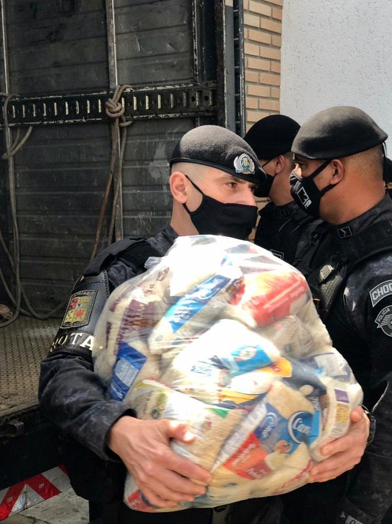 Rota arrecada 1,1 mil quilos de alimentos na Campanha Vacina Contra a Fome