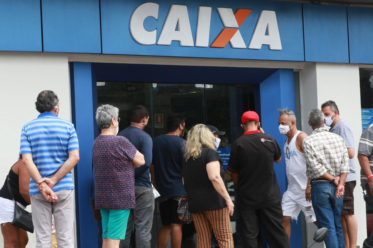 Dossiê Covid revela que 70% de bancários da Caixa trabalham em condições inadequadas