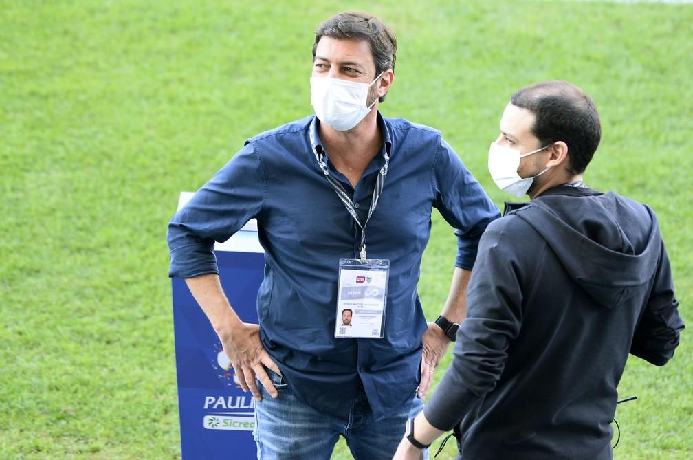 Duílio flerta com Silvinho, mas Renato Gaúcho segue como favorito