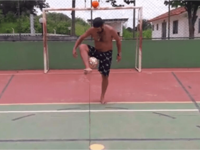 FREESTYLE, esporte que mescla futebol com acrobacias, está arrebatando adeptos