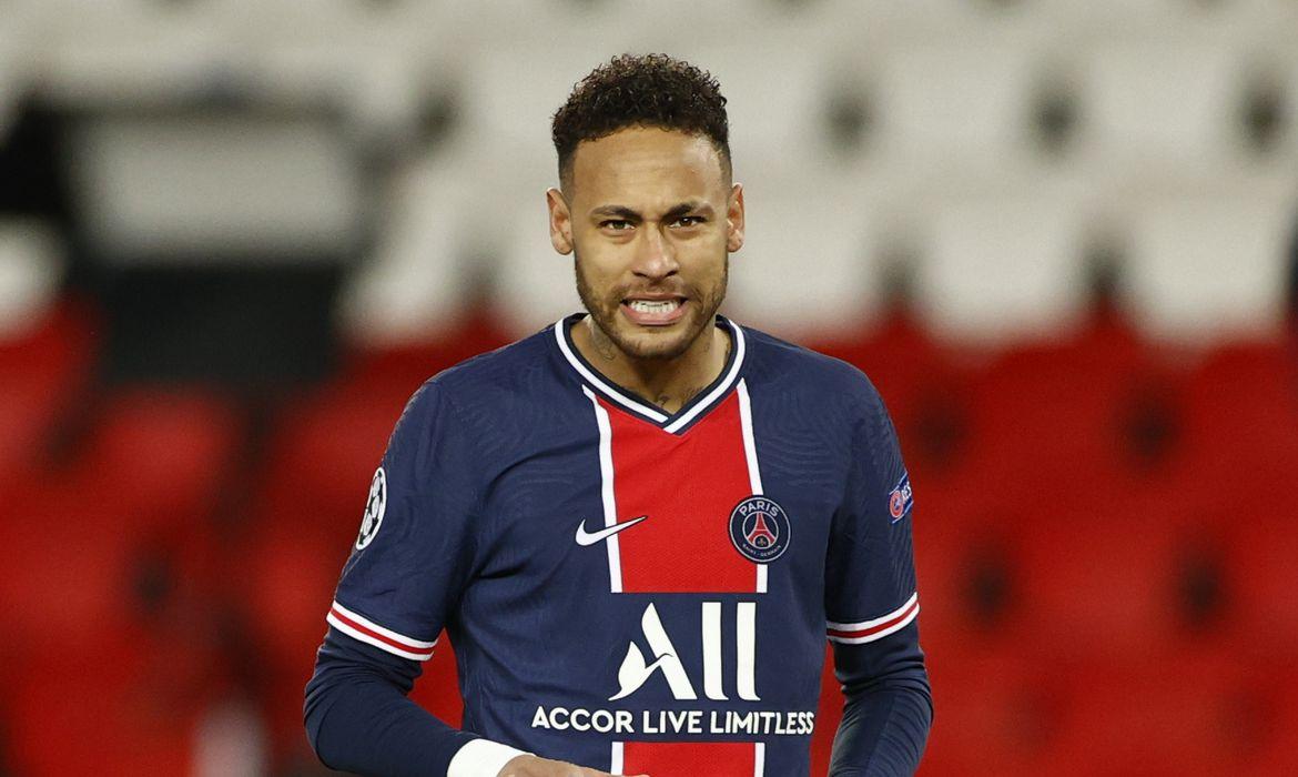Neymar renova com o Paris Saint-Germain até 2025