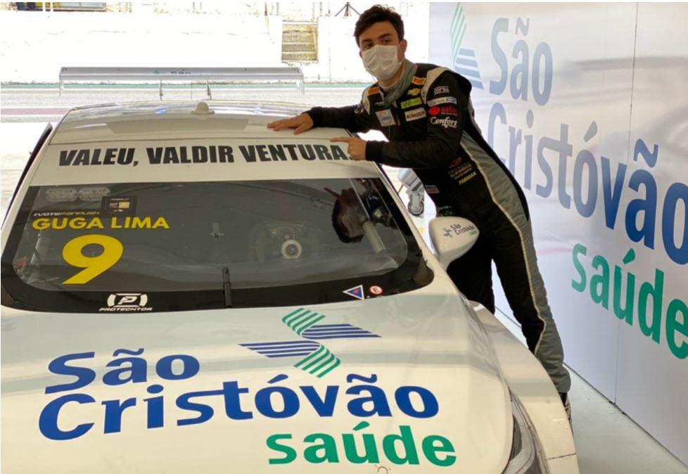 São Cristóvão Saúde apoia piloto da Stock Car e recebe homenagem durante a corrida