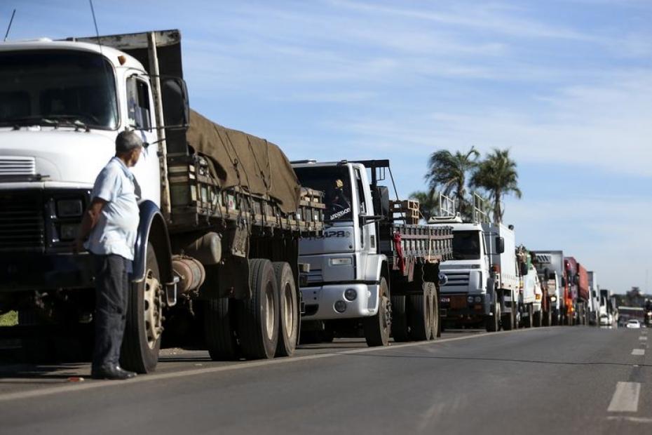 Caminhoneiros convocam paralisação para 25 de julho, dia de São Cristovão