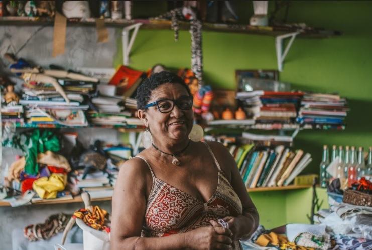 Dona Jacira: artista da zona norte de SP é mais que ‘mãe do Emicida’