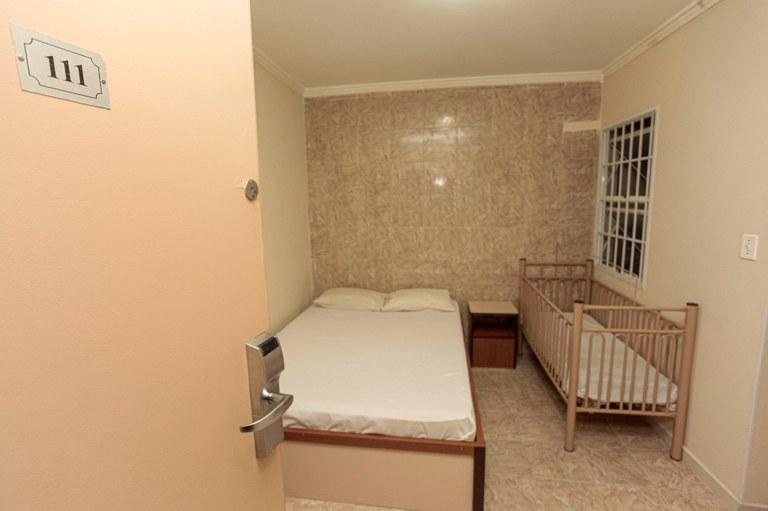 Hotel no centro da cidade passa a ser unidade de acolhimento para famílias em situação de rua
