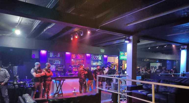 Polícia fecha duas festas com mais de 260 pessoas na zona norte de SP