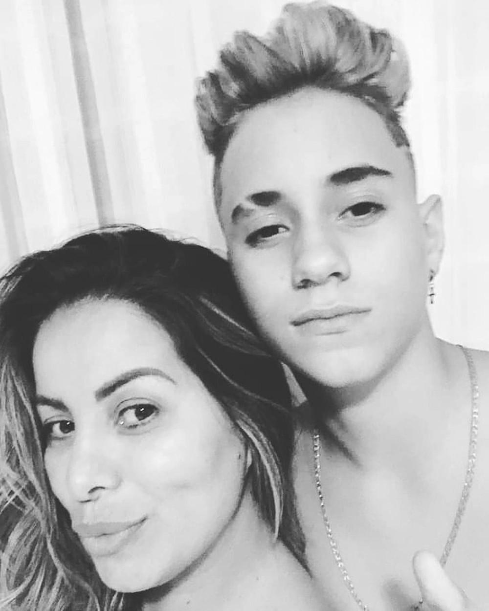 “A internet está doente”, diz mãe de jovem que tirou a própria vida após receber comentários maldosos em rede social