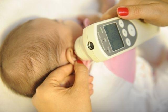 Lei que torna o teste da orelhinha obrigatório completa 11 anos de prevenção a doenças auditivas em recém-nascidos