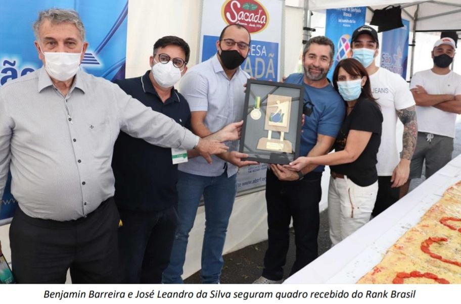 Mooca produz a maior pizza do Brasil com o patrocínio máster do São Cristóvão Saúde