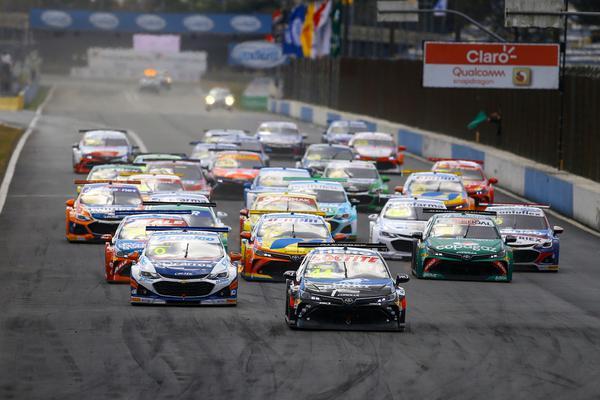Stock Car: Maurício e Camilo vencem em Curitba
