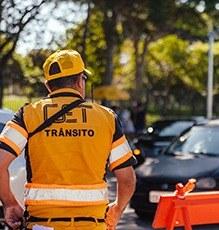 Motorista infrator pode solicitar troca de multa por advertência escrita
