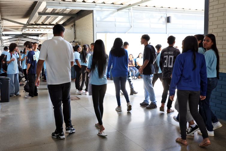 Pé-de-Meia: nascidos em março e abril recebem hoje parcela de R$ 200