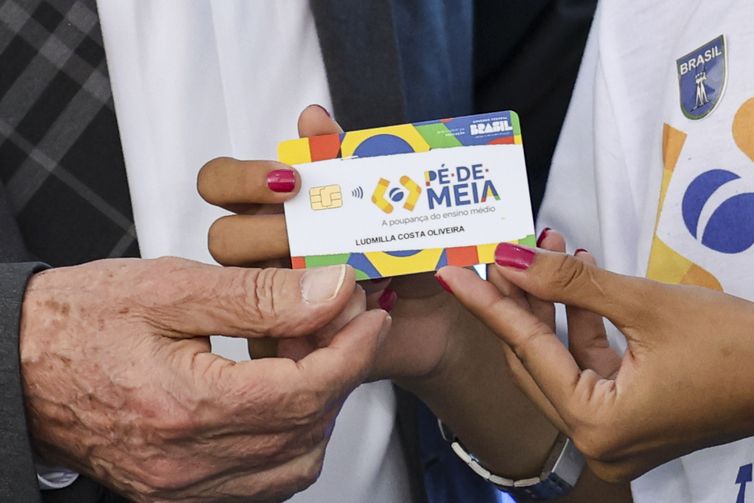 Pé-de-Meia: nascidos em setembro e outubro recebem hoje parcela 
