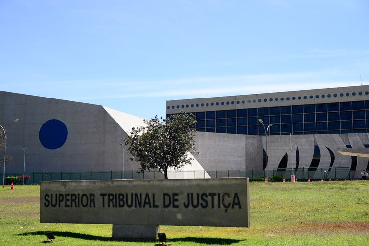 STJ restabelece setença de mulher ligada ao crime organizado a 82 anos