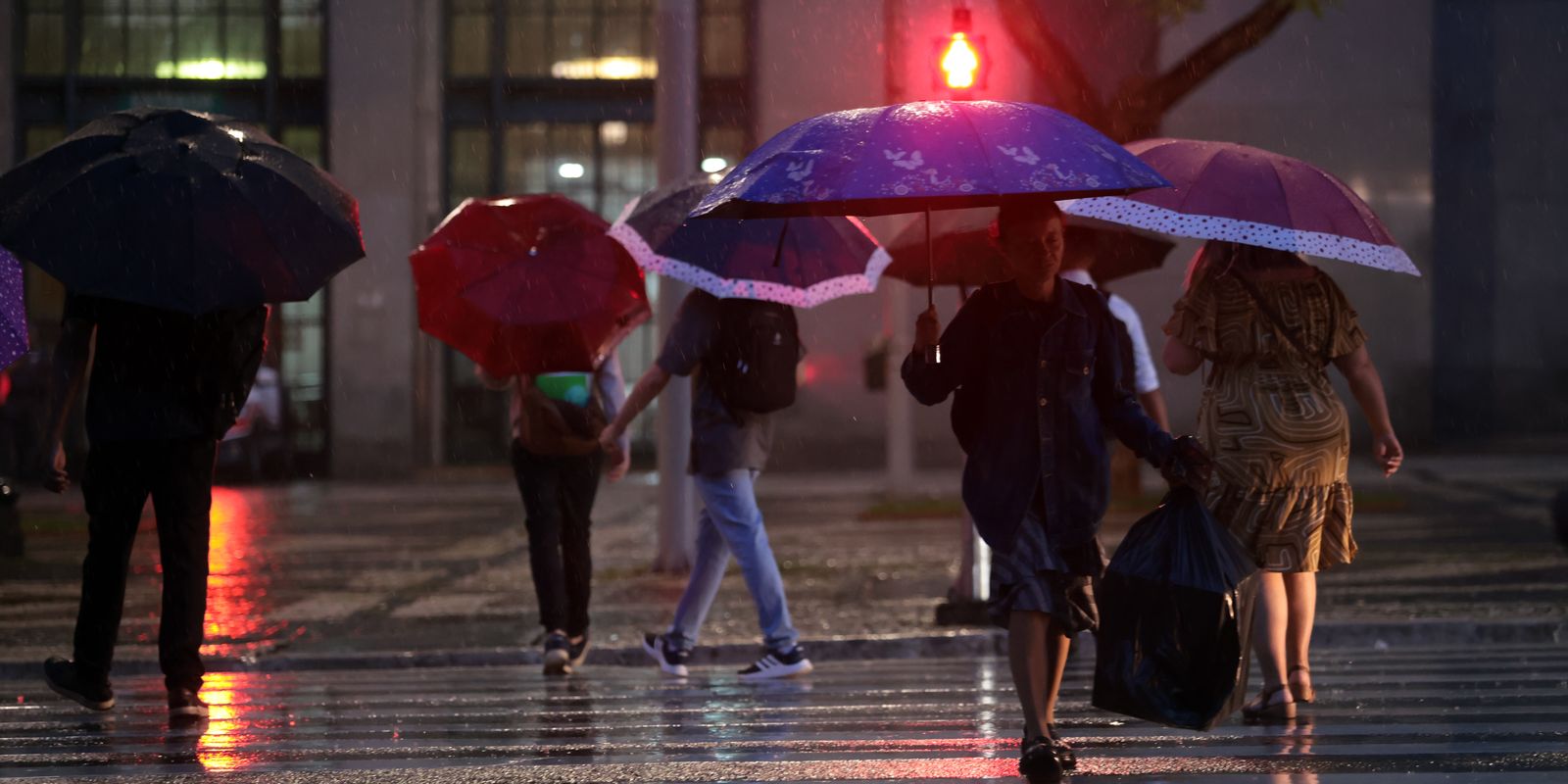 SP: chegada de frente fria amplia nível de alerta da Defesa Civil 
