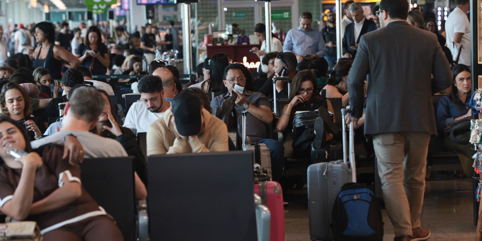 Após pane, Aeroporto de Congonhas vai operar até meia-noite