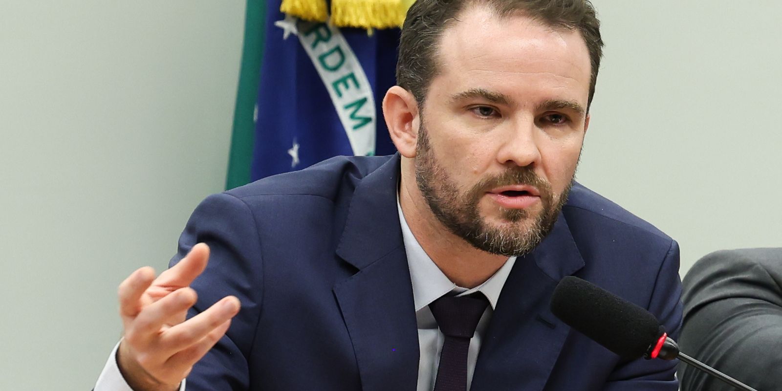 Durigan rebate críticas de inércia sobre crise do BRB