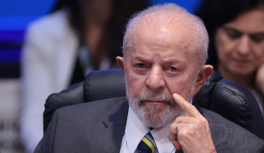 PT se desespera com subida de Flávio e avalia mais aparições públicas de Lula