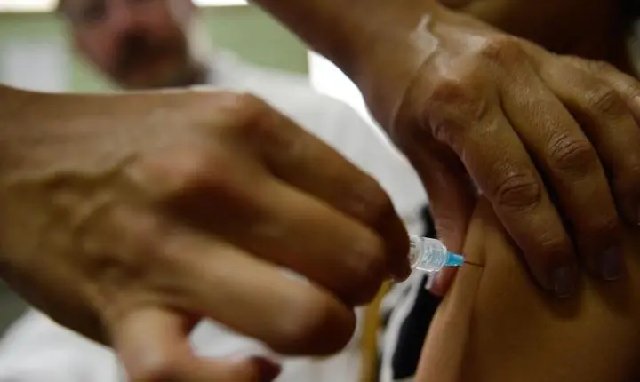 Consultas por lesões pré-cancerígenas caem após vacina contra HPV