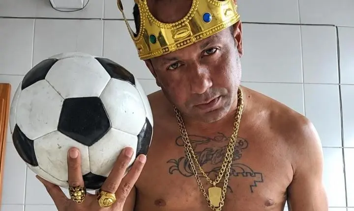  Jovem com Altas Habilidades Brilha na TV e Conquista a Internet